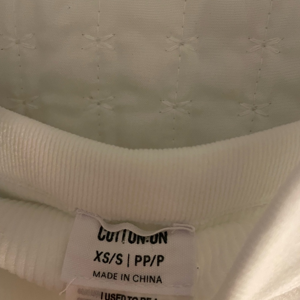 White basic top - Picture 2 of 2